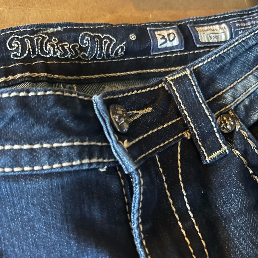 Momma bears miss me jeans. 30. Boot cut. We’re having a baby and tossing things!